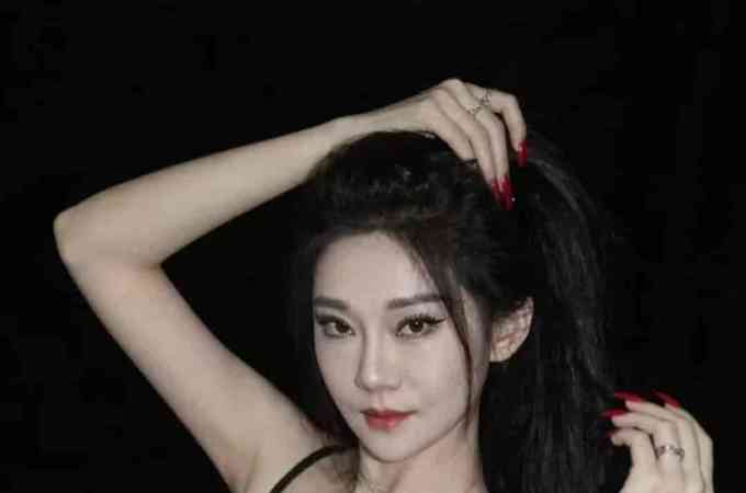 东晓南性感情趣蕾丝少妇粉粉